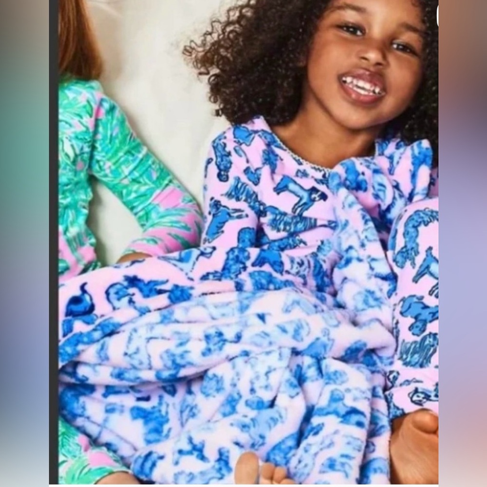 Lilly Pulitzer Kids Pajama Set - Blue and Pink Darling! NWOTs - Picture 3 of 3